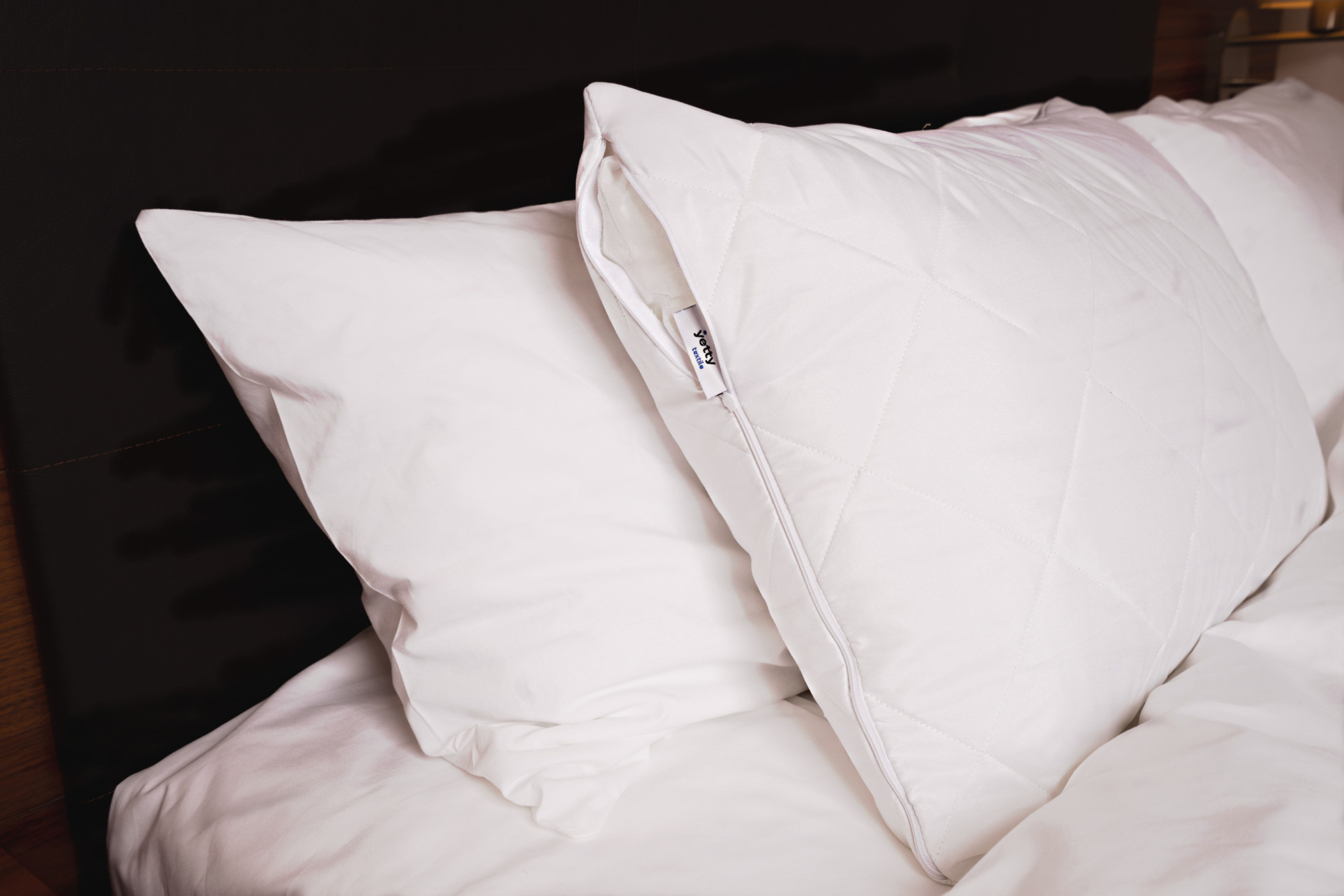 Стеганый чехол на подушку, на молнии, 70х70 см, 100 г/м2, микрофибра (100% ПЭ) гладь/ холфитекс: 1/30